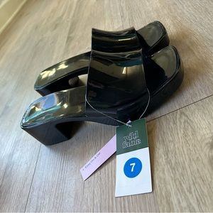NWT platform glossy slide sandels with 2 inch heel, size 7, black
